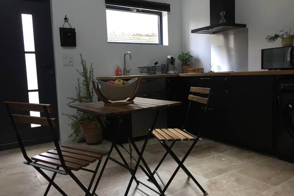Studio Moderne Saint-Symphorien-dʼOzon Extérieur photo