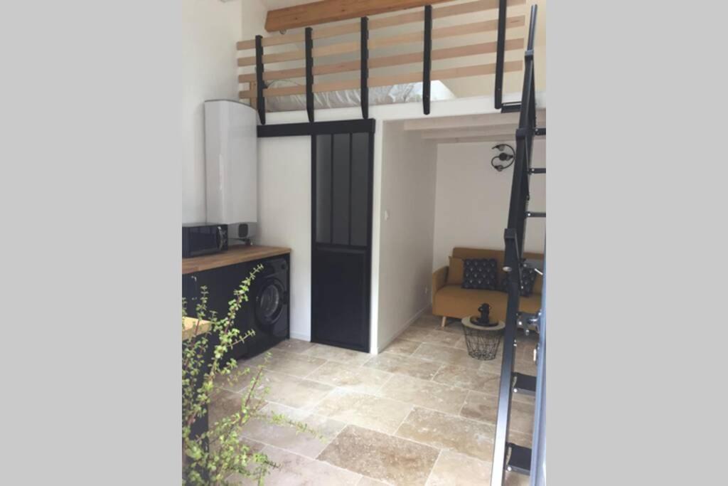 Studio Moderne Saint-Symphorien-dʼOzon Extérieur photo